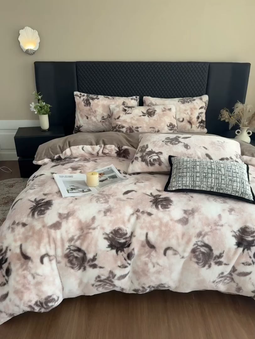 91家纺网 家纺一手货源 找家纺 璐维斯 2025新款A类兔毛绒双层多功能被套毯带拉链 卡通花卉牛奶绒毛毯秋冬保暖毯子盖毯 繁花-豆沙