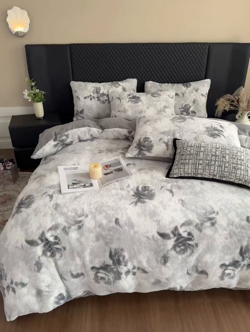 91家纺网 家纺一手货源 找家纺 璐维斯 2025新款A类兔毛绒双层多功能被套毯带拉链 卡通花卉牛奶绒毛毯秋冬保暖毯子盖毯 繁花-灰