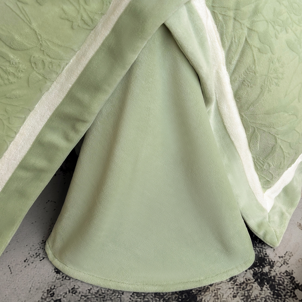 91家纺网 家纺一手货源 找家纺 家居1号家纺 2025新款230克全消光牛奶绒四件套-梦蝶 梦蝶-浅绿