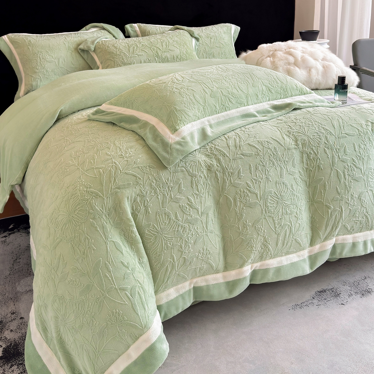 91家纺网 家纺一手货源 找家纺 家居1号家纺 2025新款230克全消光牛奶绒四件套-梦蝶 梦蝶-浅绿