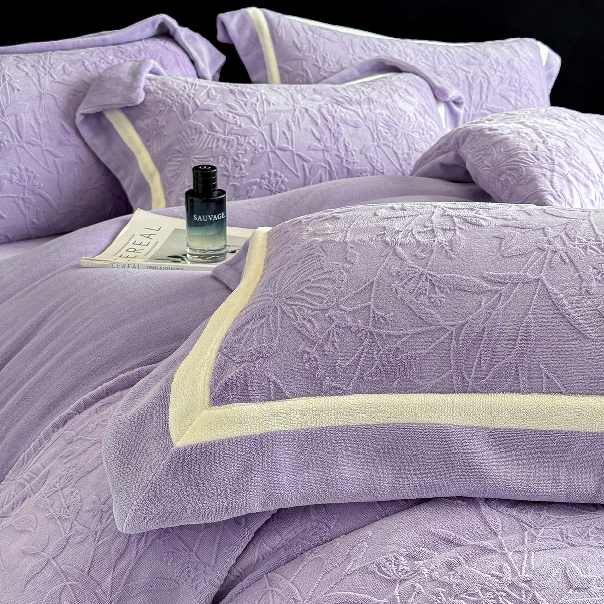 91家纺网 家纺一手货源 找家纺 家居1号家纺 2025新款230克全消光牛奶绒四件套-梦蝶 梦蝶-暖紫