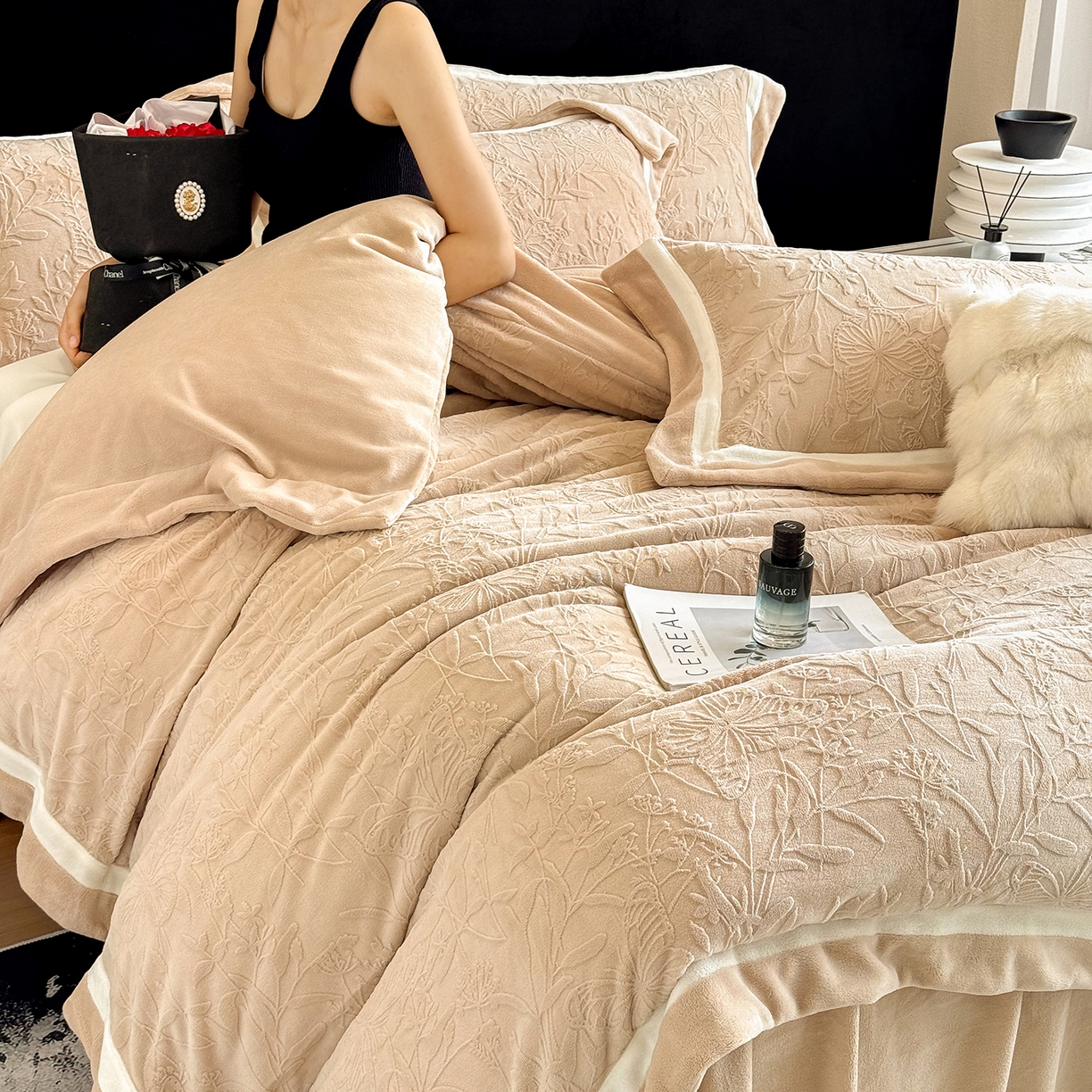 91家纺网 家纺一手货源 找家纺 家居1号家纺 2025新款230克全消光牛奶绒四件套-梦蝶 梦蝶-卡其