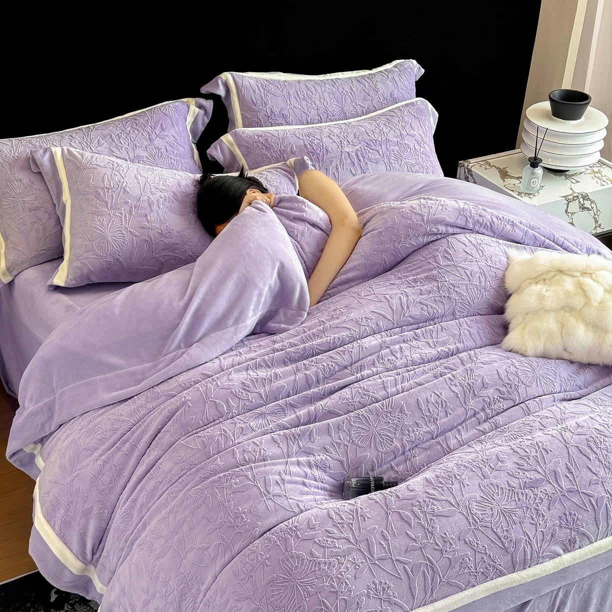 91家纺网 家纺一手货源 找家纺 家居1号家纺 2025新款230克全消光牛奶绒四件套-梦蝶 梦蝶-暖紫