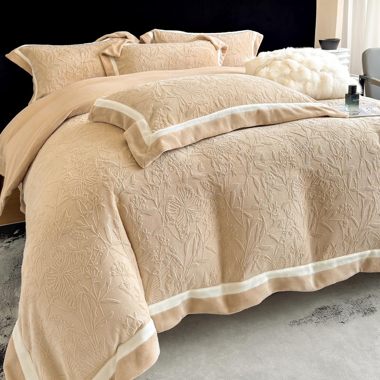 91家纺网 家纺一手货源 找家纺 （总）家居1号家纺 2025新款230克全消光牛奶绒四件套-梦蝶