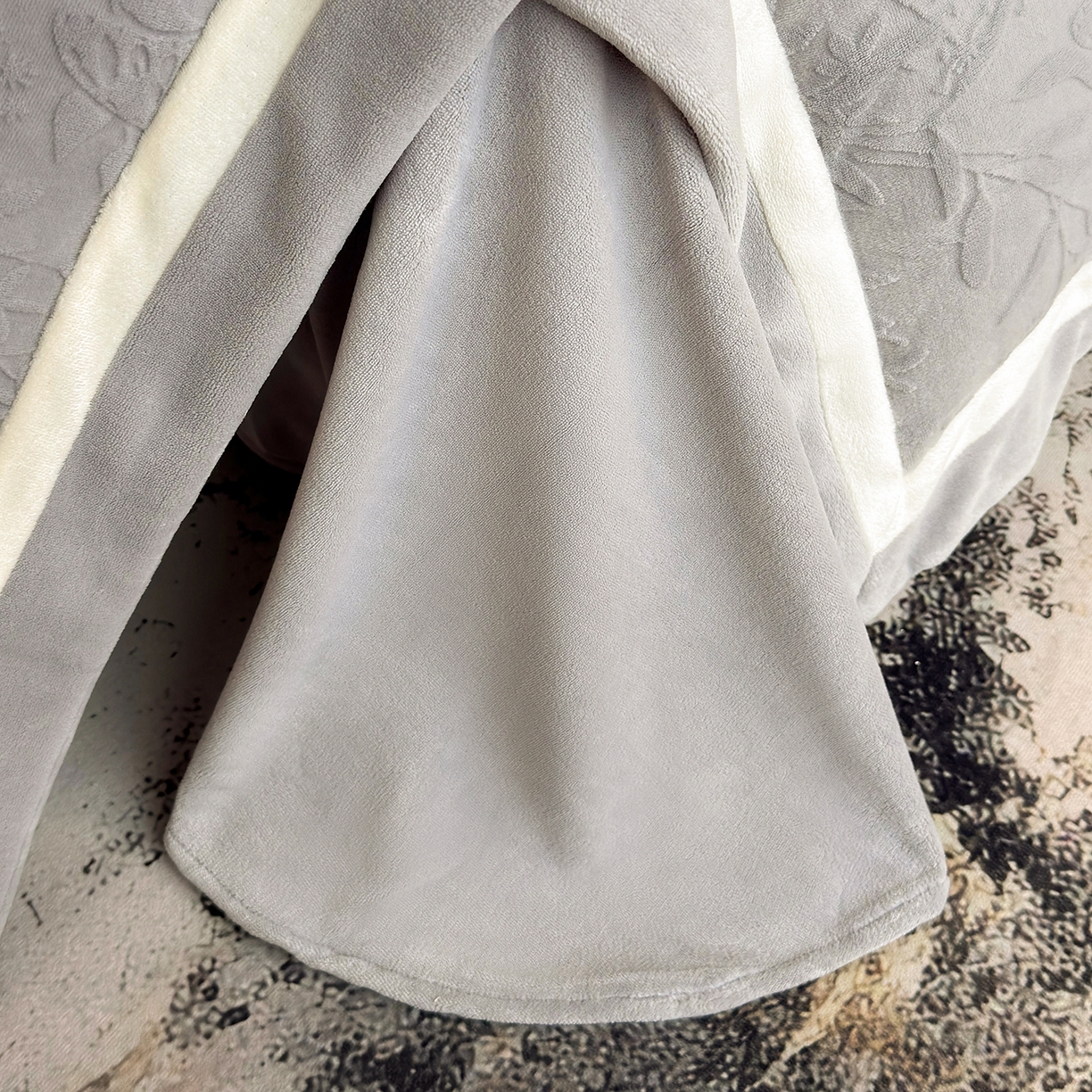 91家纺网 家纺一手货源 找家纺 家居1号家纺 2025新款230克全消光牛奶绒四件套-梦蝶 梦蝶-绅士灰