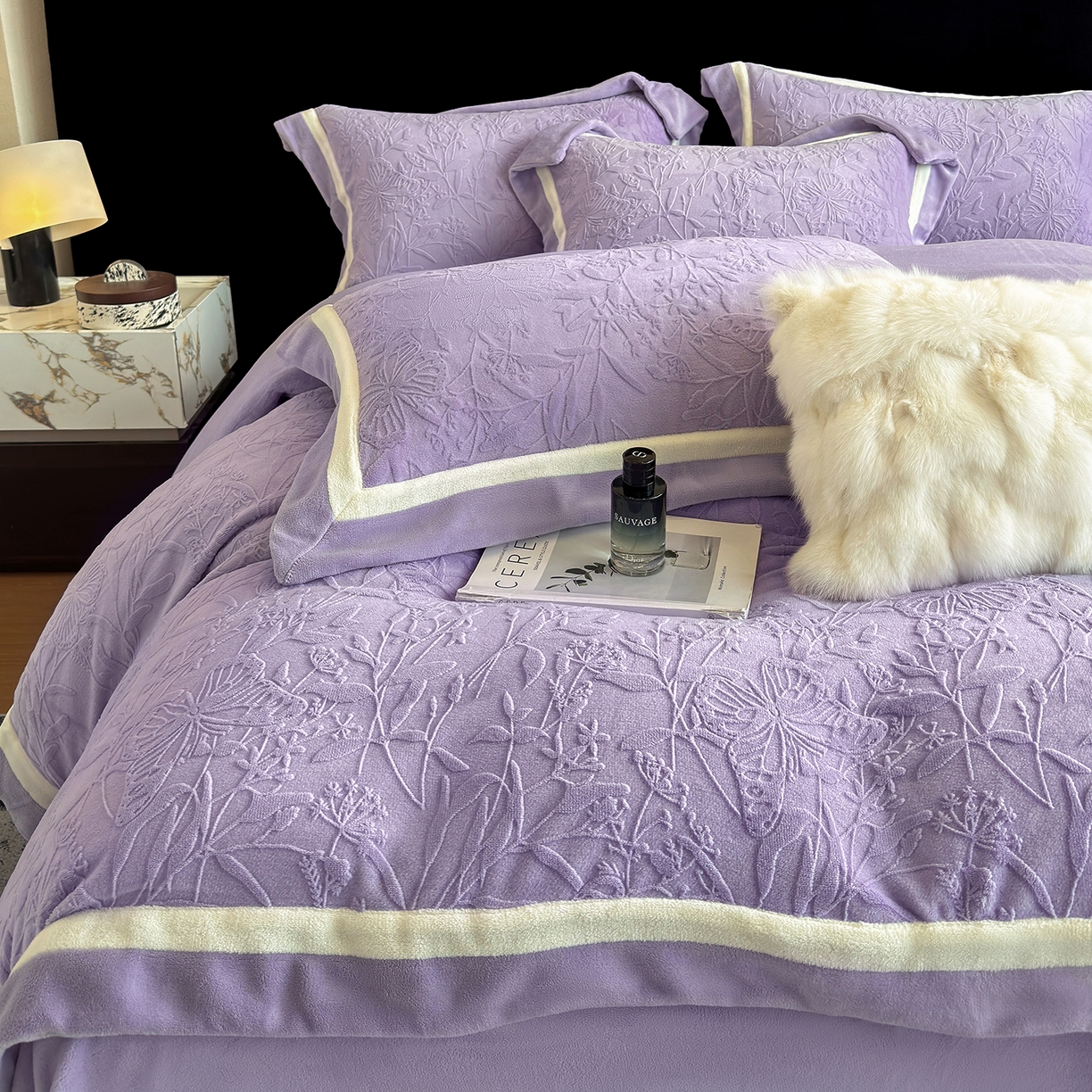91家纺网 家纺一手货源 找家纺 家居1号家纺 2025新款230克全消光牛奶绒四件套-梦蝶 梦蝶-暖紫