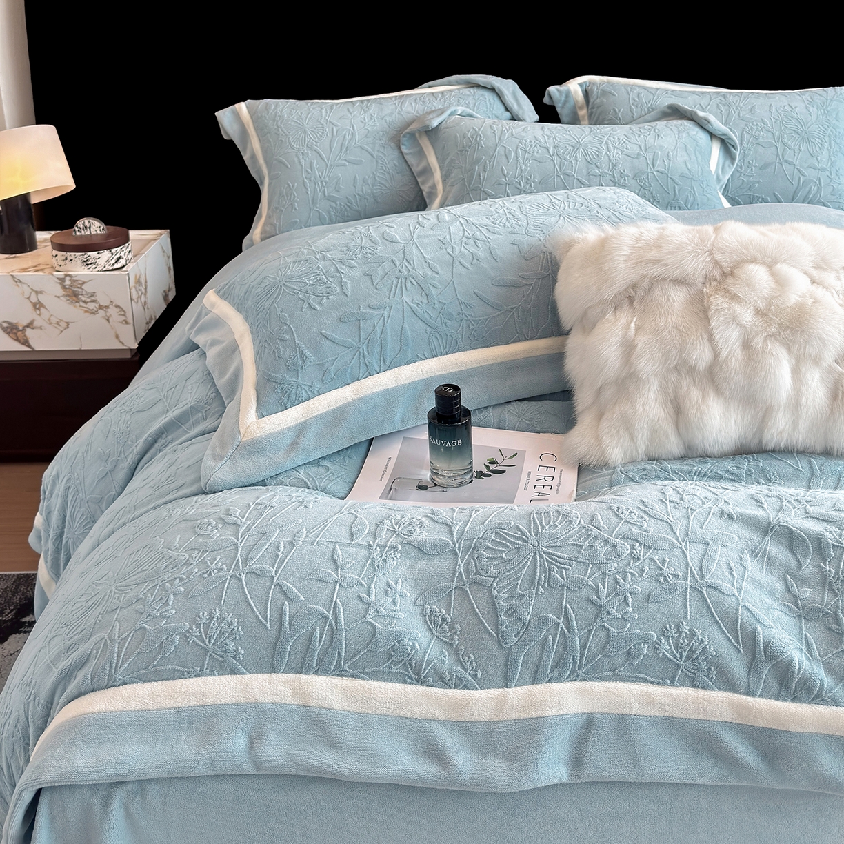 91家纺网 家纺一手货源 找家纺 家居1号家纺 2025新款230克全消光牛奶绒四件套-梦蝶 梦蝶-兰