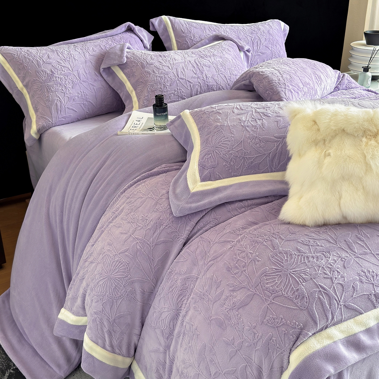 91家纺网 家纺一手货源 找家纺 家居1号家纺 2025新款230克全消光牛奶绒四件套-梦蝶 梦蝶-暖紫