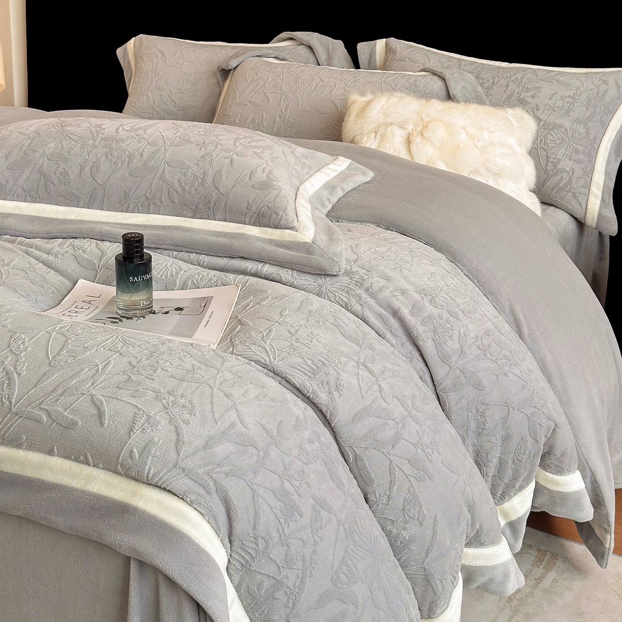 家居1号家纺 2025新款230克全消光牛奶绒四件套-梦蝶 梦蝶-绅士灰