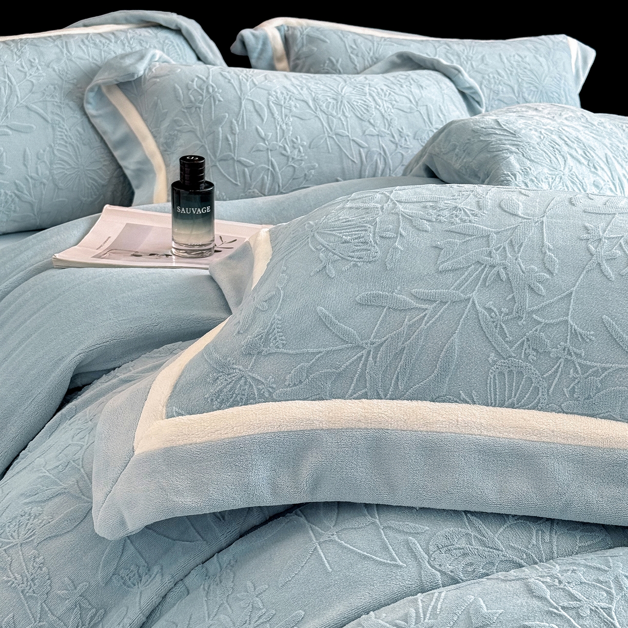 91家纺网 家纺一手货源 找家纺 家居1号家纺 2025新款230克全消光牛奶绒四件套-梦蝶 梦蝶-兰