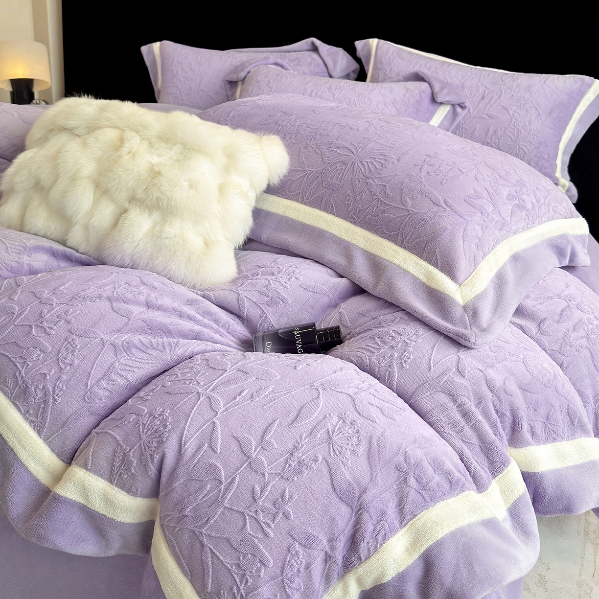 91家纺网 家纺一手货源 找家纺 家居1号家纺 2025新款230克全消光牛奶绒四件套-梦蝶 梦蝶-暖紫