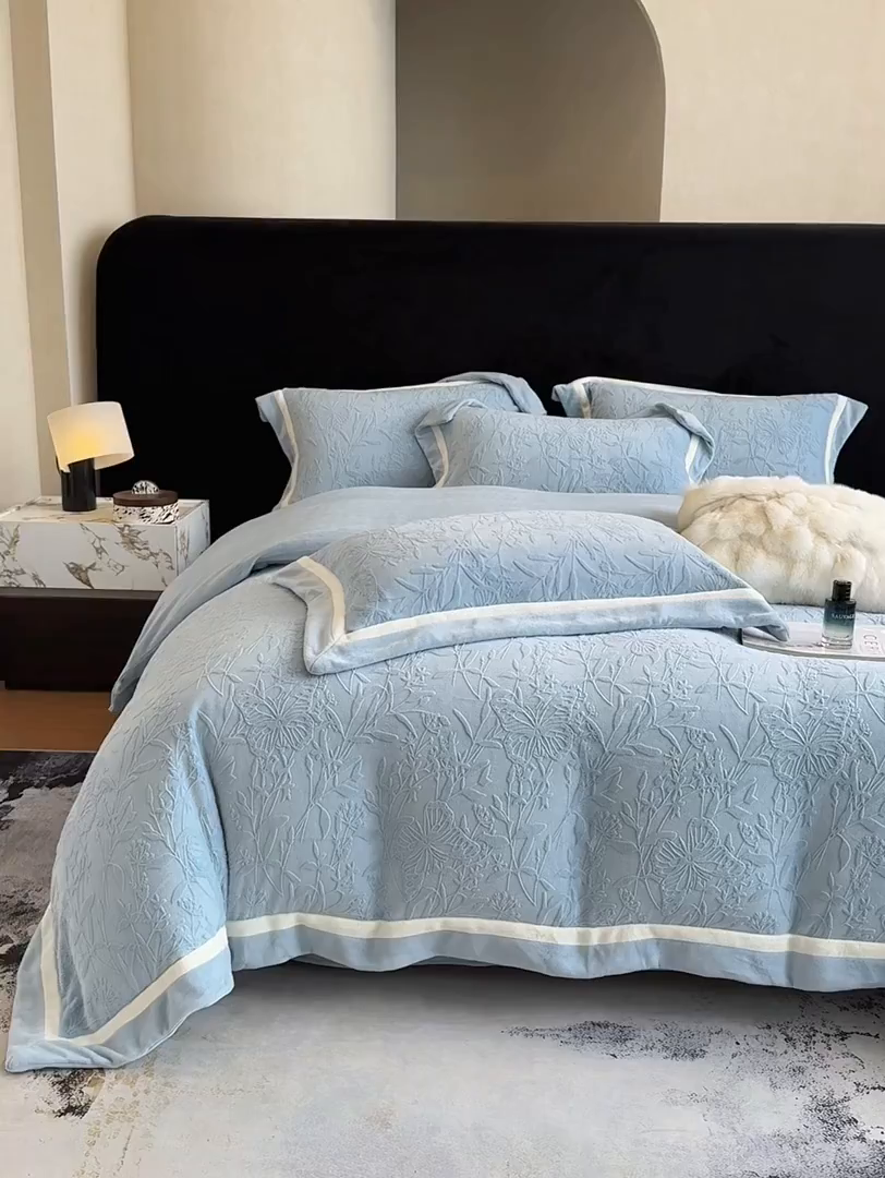 91家纺网 家纺一手货源 找家纺 家居1号家纺 2025新款230克全消光牛奶绒四件套-梦蝶 梦蝶-兰