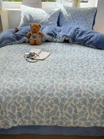 91家纺网 家纺一手货源 找家纺 优选 2025新款小清新加厚高克重牛奶绒四件套直播爆款电商爆款叶子青青