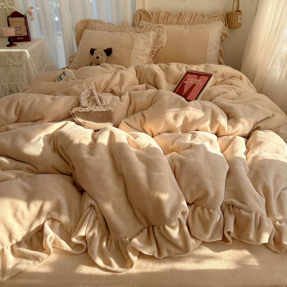 91家纺网 家纺一手货源 找家纺 （总）轻奢坊 2025新款牛奶绒纯色全棉蕾丝大花边四件套-软乎系列