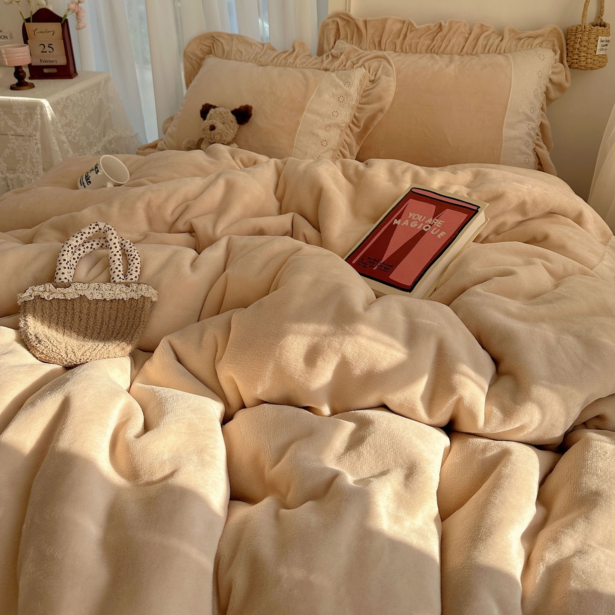 91家纺网 家纺一手货源 找家纺 （总）轻奢坊 2025新款牛奶绒纯色全棉蕾丝大花边四件套-软乎系列