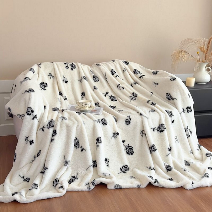 91家纺网 家纺一手货源 找家纺 璐维斯 2025新款A类兔毛绒双层多功能被套毯带拉链 卡通花卉牛奶绒毛毯秋冬保暖毯子盖毯 玫瑰白