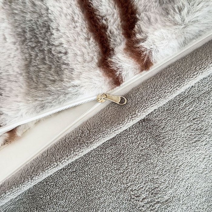 91家纺网 家纺一手货源 找家纺 璐维斯 2025新款A类兔毛绒双层多功能被套毯带拉链 卡通花卉牛奶绒毛毯秋冬保暖毯子盖毯 时尚条纹狗