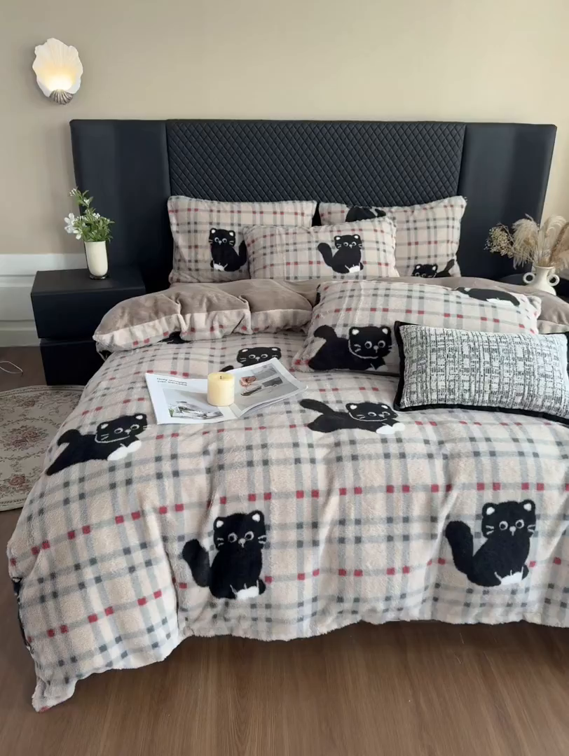 91家纺网 家纺一手货源 找家纺 璐维斯 2025新款A类兔毛绒双层多功能被套毯带拉链 卡通花卉牛奶绒毛毯秋冬保暖毯子盖毯 甜酷猫-咖