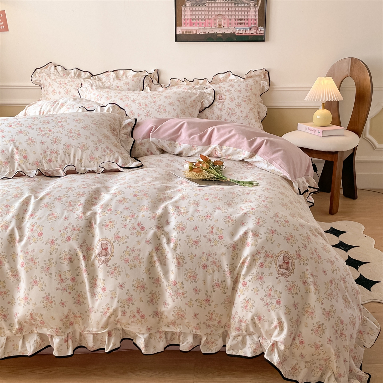 91家纺网 家纺一手货源 找家纺 义博家纺 2025新款韩版花边印花四件套四件套 碎花-浅粉