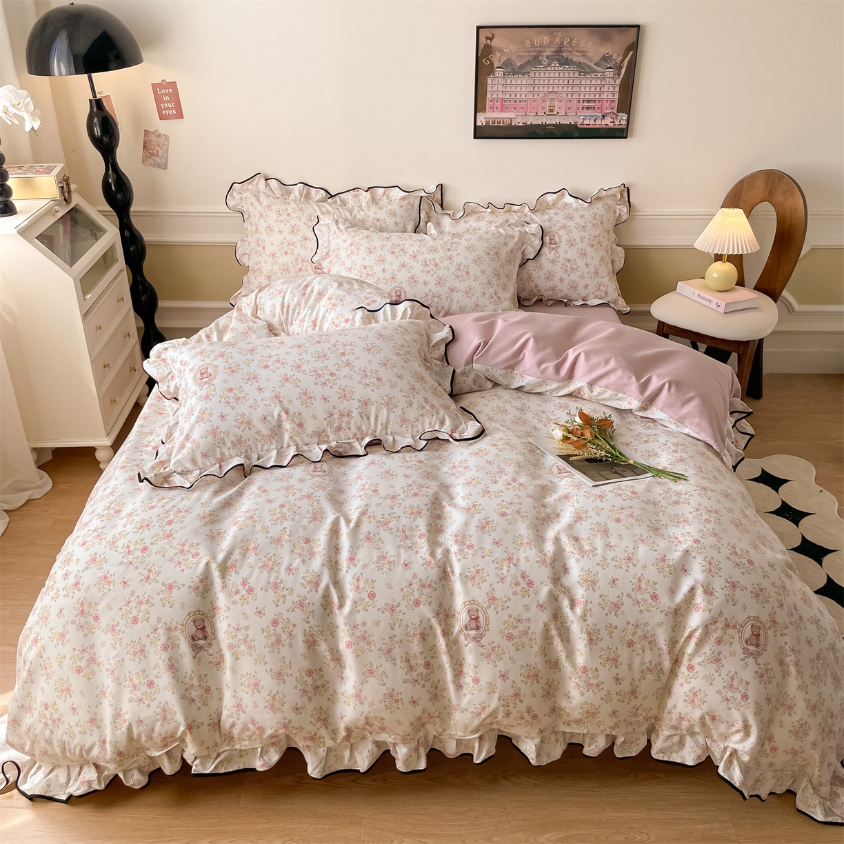 91家纺网 家纺一手货源 找家纺 义博家纺 2025新款韩版花边印花四件套四件套 碎花-浅粉