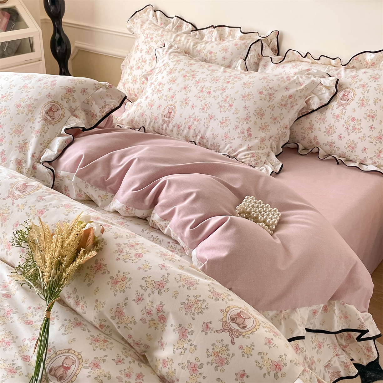 91家纺网 家纺一手货源 找家纺 义博家纺 2025新款韩版花边印花四件套四件套 碎花-浅粉