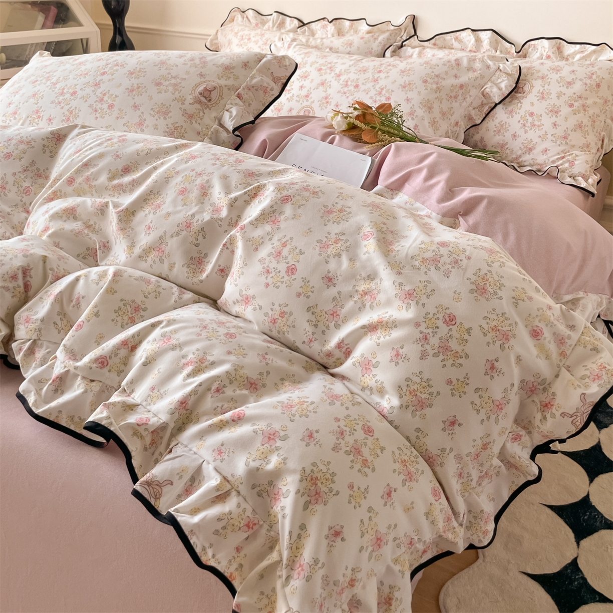 91家纺网 家纺一手货源 找家纺 义博家纺 2025新款韩版花边印花四件套四件套 碎花-浅粉