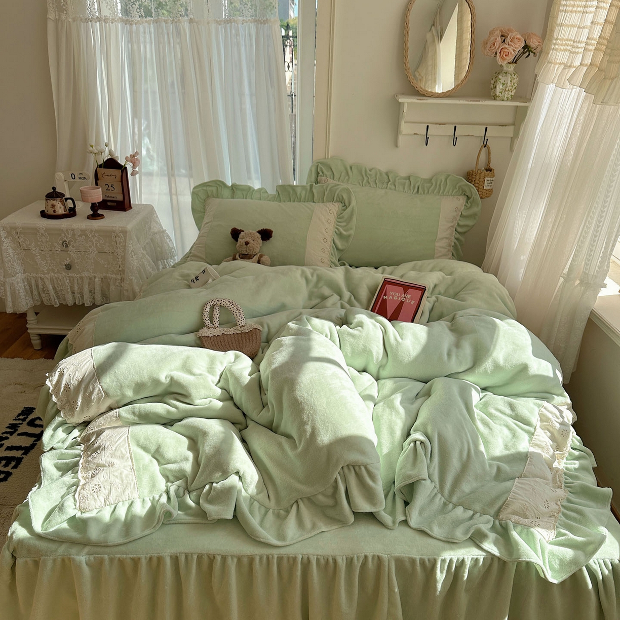 91家纺网 家纺一手货源 找家纺 轻奢坊 2025新款牛奶绒纯色全棉蕾丝大花边四件套-软乎系列 软乎绿