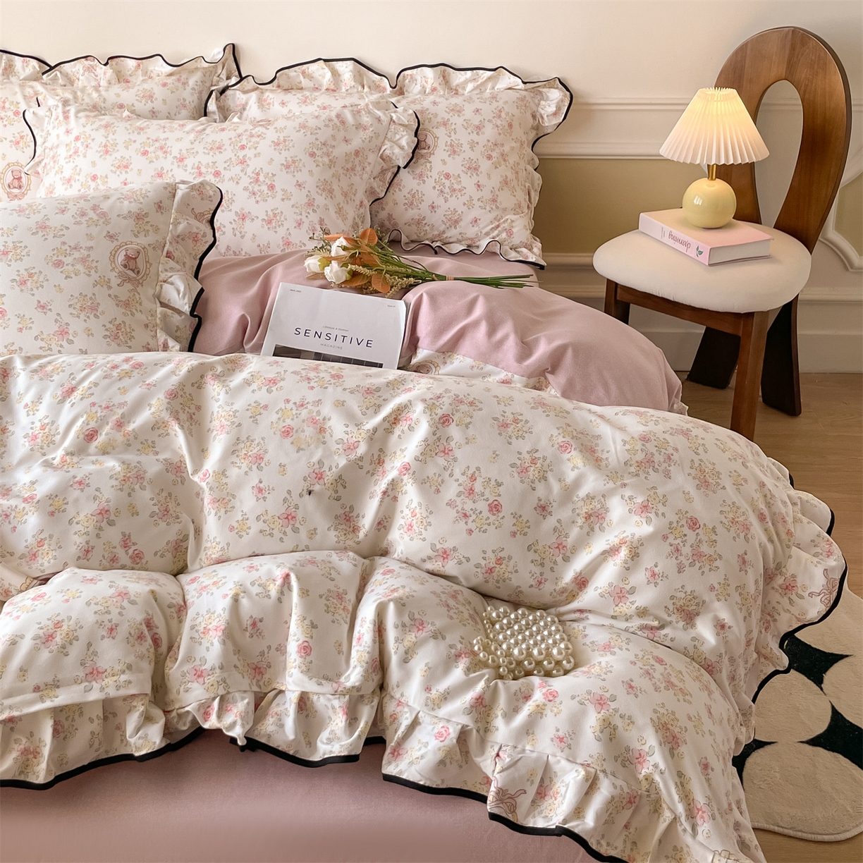 91家纺网 家纺一手货源 找家纺 义博家纺 2025新款韩版花边印花四件套四件套 碎花-浅粉