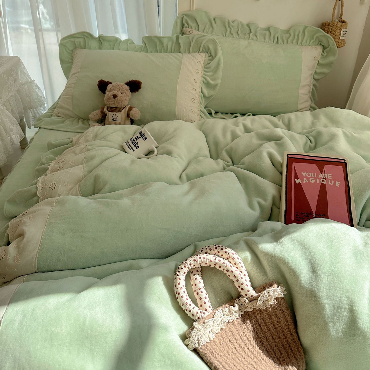 91家纺网 家纺一手货源 找家纺 轻奢坊 2025新款牛奶绒纯色全棉蕾丝大花边四件套-软乎系列 软乎绿