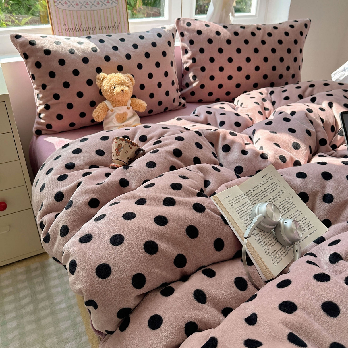 91家纺网 家纺一手货源 找家纺 优选 2025新款小清新加厚高克重牛奶绒四件套直播爆款电商爆款波利圆点-紫