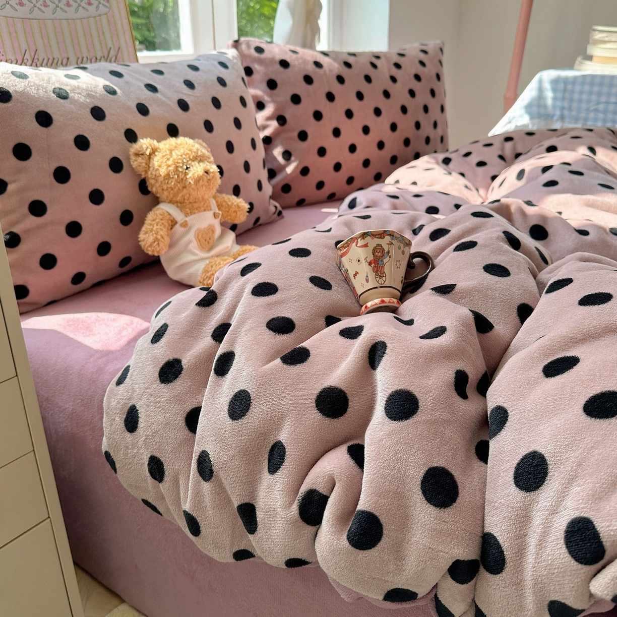 91家纺网 家纺一手货源 找家纺 优选 2025新款小清新加厚高克重牛奶绒四件套直播爆款电商爆款波利圆点-紫