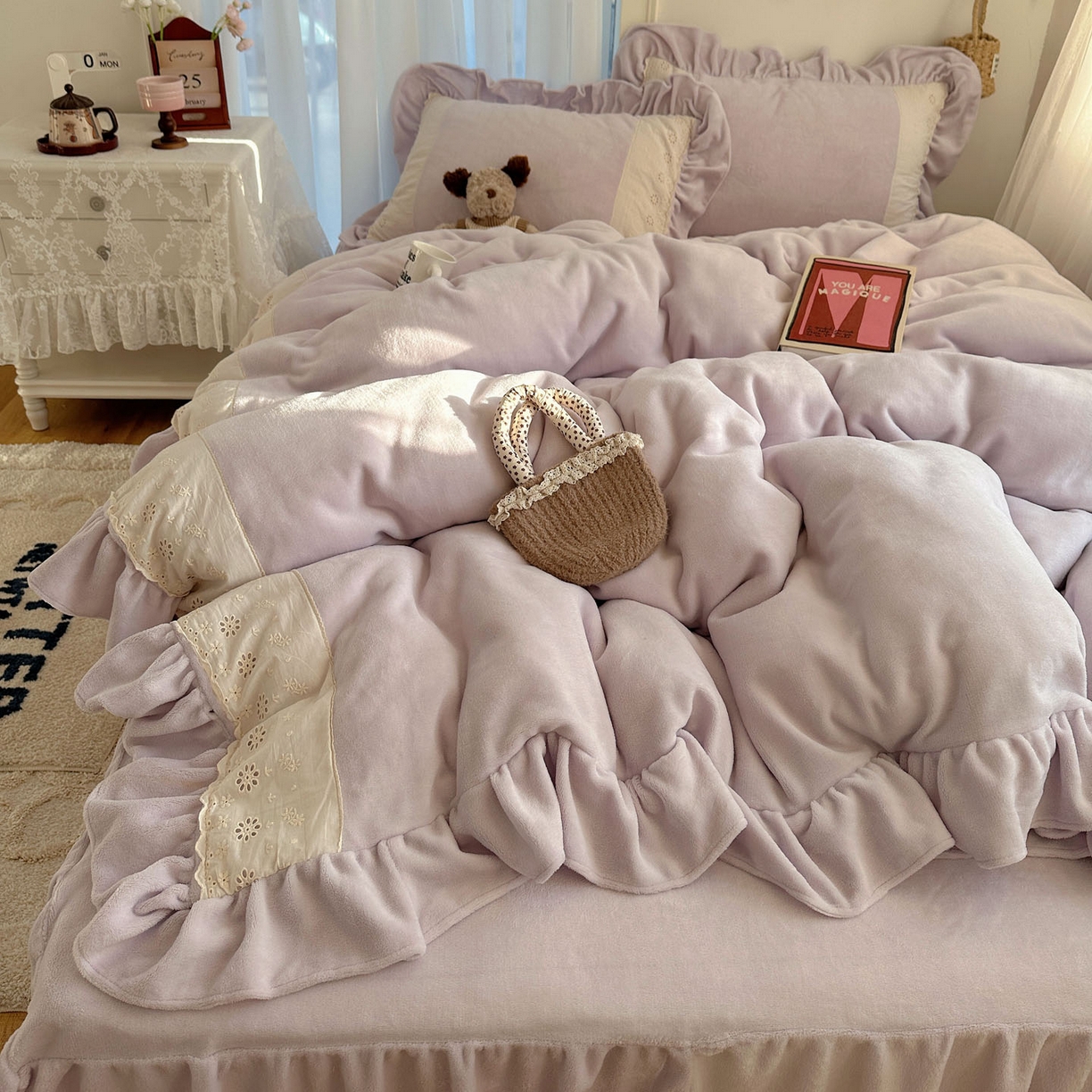 91家纺网 家纺一手货源 找家纺 轻奢坊 2025新款牛奶绒纯色全棉蕾丝大花边四件套-软乎系列 软乎紫