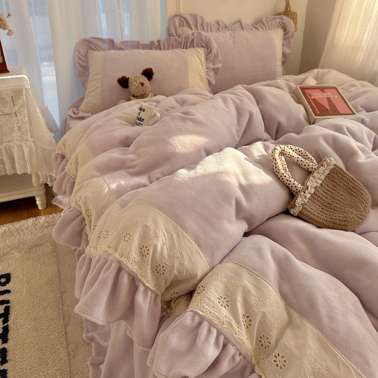 91家纺网 家纺一手货源 找家纺 轻奢坊 2025新款牛奶绒纯色全棉蕾丝大花边四件套-软乎系列 软乎紫