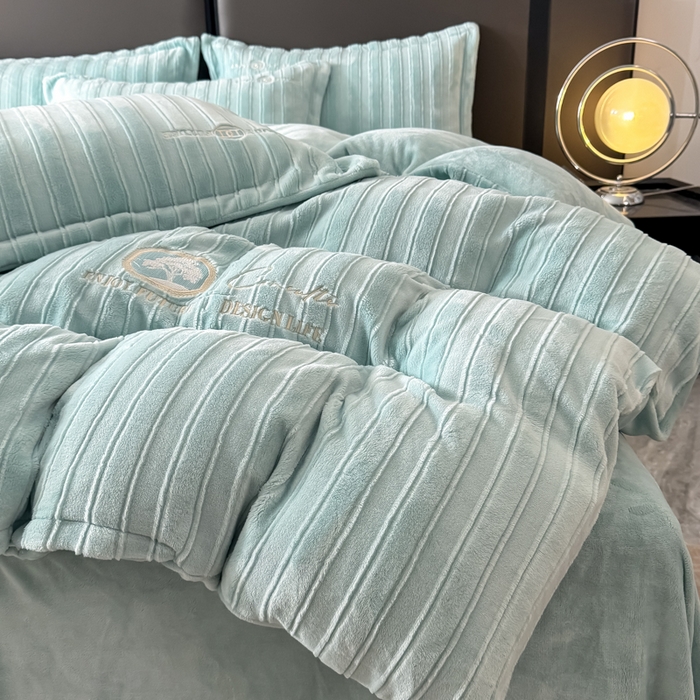 保罗圣迪奥 2025新款230克牛奶绒压花绣花四件套-沐凡 沐凡-蓝