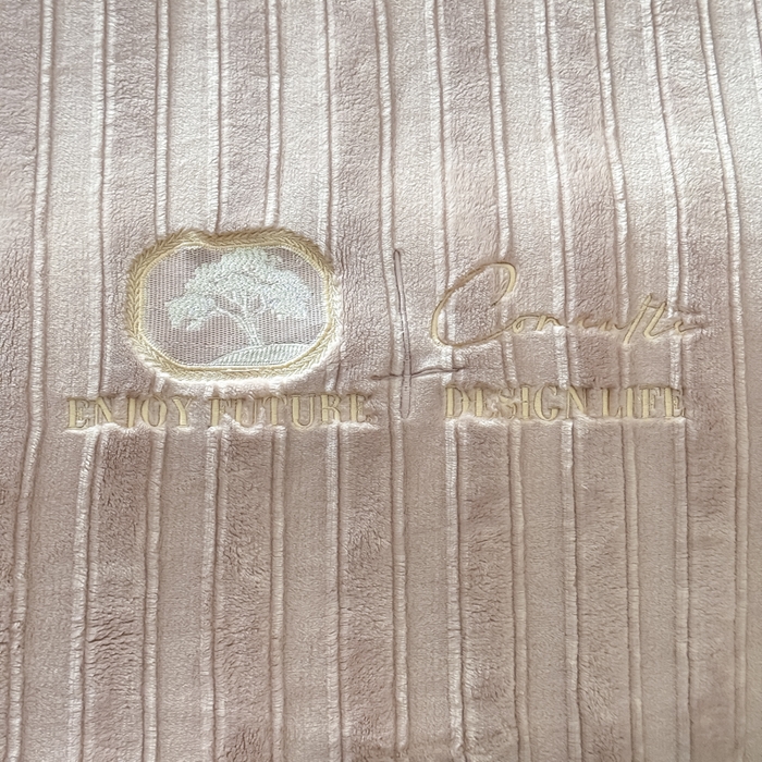 91家纺网 家纺一手货源 找家纺 保罗圣迪奥 2025新款230克牛奶绒压花绣花四件套-沐凡 沐凡-浅棕