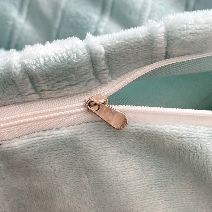 91家纺网 家纺一手货源 找家纺 保罗圣迪奥 2025新款230克牛奶绒压花绣花四件套-沐凡 沐凡-蓝