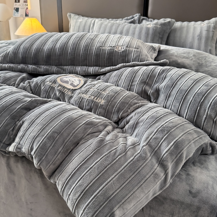 保罗圣迪奥 2025新款230克牛奶绒压花绣花四件套-沐凡 沐凡-灰