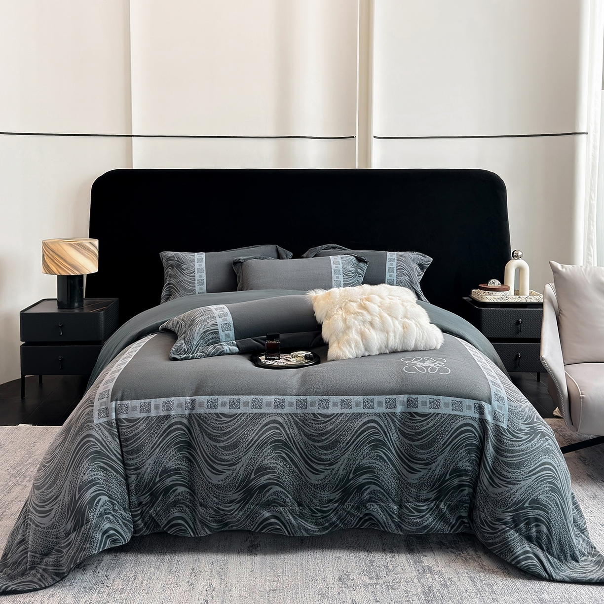 91家纺网 家纺一手货源 找家纺 （总）控价 2025新款 床盖款240克全消光A类数码印花牛奶绒四件套-贝斯