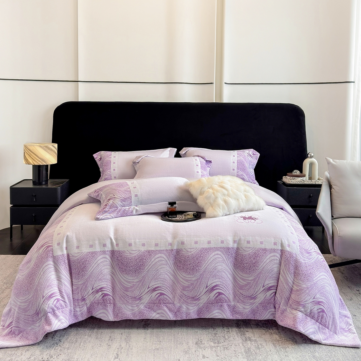 91家纺网 家纺一手货源 找家纺 （总）控价 2025新款 床盖款240克全消光A类数码印花牛奶绒四件套-贝斯