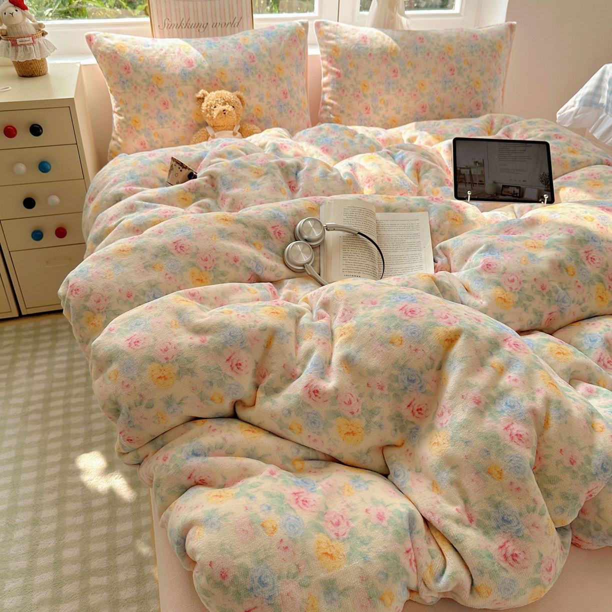 91家纺网 家纺一手货源 找家纺 优选 2025新款小清新加厚高克重牛奶绒四件套直播爆款电商爆款春意满园