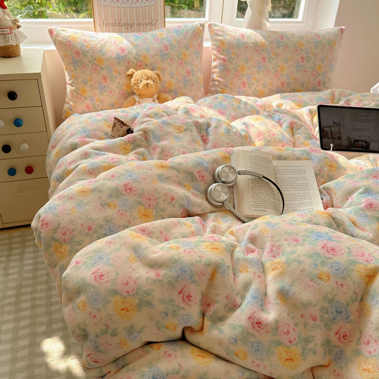 91家纺网 家纺一手货源 找家纺 优选 2025新款小清新加厚高克重牛奶绒四件套直播爆款电商爆款春意满园