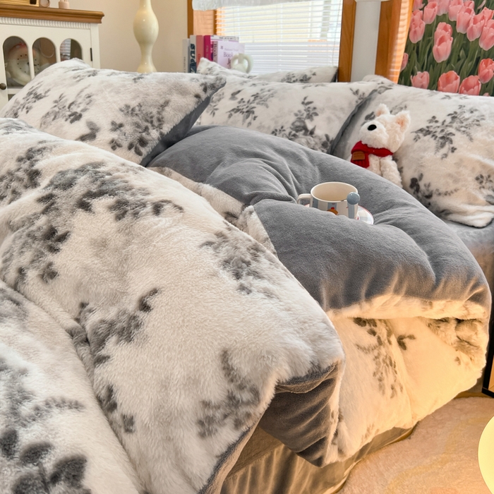 91家纺网 家纺一手货源 找家纺 妖妖家纺 2025新款加厚印花兔毛绒保暖四件套 花谷