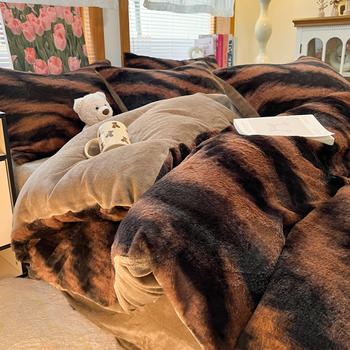 91家纺网 家纺一手货源 找家纺 妖妖家纺 2025新款加厚印花兔毛绒保暖四件套 斑斓可可