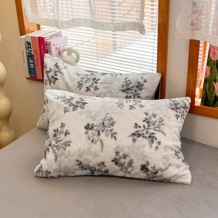 91家纺网 家纺一手货源 找家纺 妖妖家纺 2025新款加厚印花兔毛绒保暖四件套 花谷