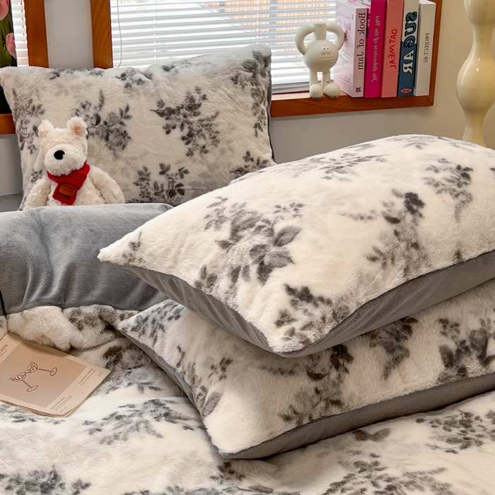 91家纺网 家纺一手货源 找家纺 妖妖家纺 2025新款加厚印花兔毛绒保暖四件套 花谷