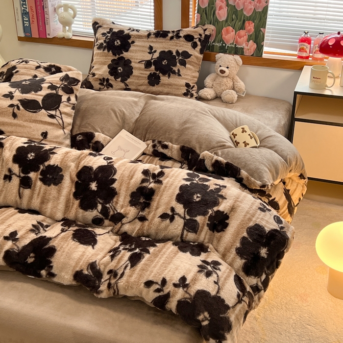 91家纺网 家纺一手货源 找家纺 妖妖家纺 2025新款加厚印花兔毛绒保暖四件套 花絮语