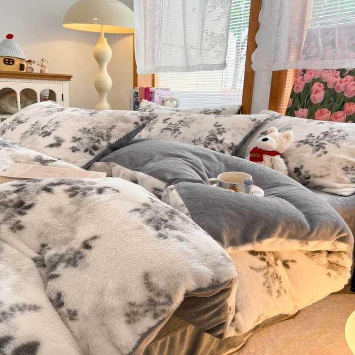 91家纺网 家纺一手货源 找家纺 妖妖家纺 2025新款加厚印花兔毛绒保暖四件套 花谷