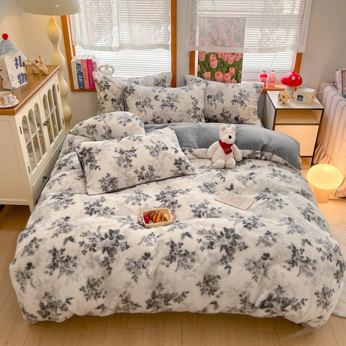 91家纺网 家纺一手货源 找家纺 妖妖家纺 2025新款加厚印花兔毛绒保暖四件套 花谷