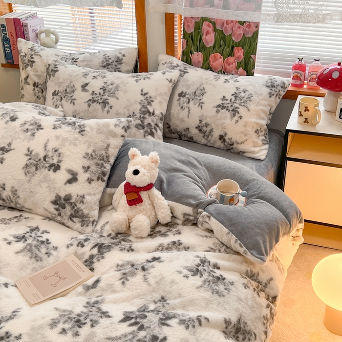 91家纺网 家纺一手货源 找家纺 妖妖家纺 2025新款加厚印花兔毛绒保暖四件套 花谷