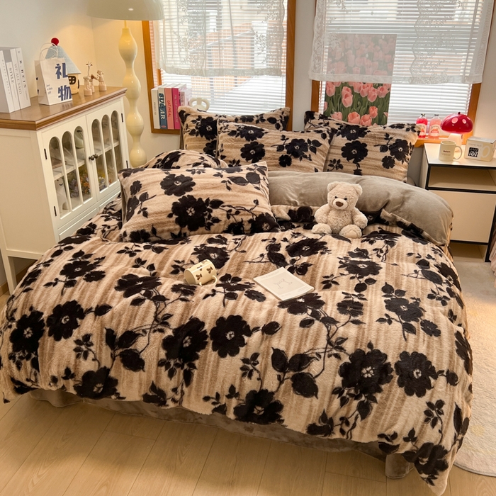 91家纺网 家纺一手货源 找家纺 妖妖家纺 2025新款加厚印花兔毛绒保暖四件套 花絮语